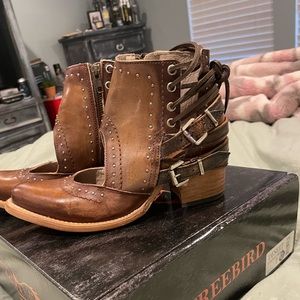 Freebirds Desert size 8! Only worn once!